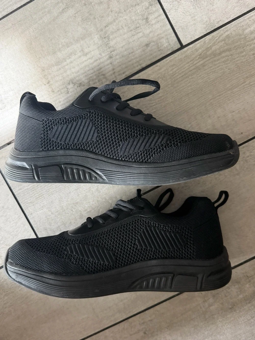 Women's Breathable Black Athletic Lace-Up Sneakers